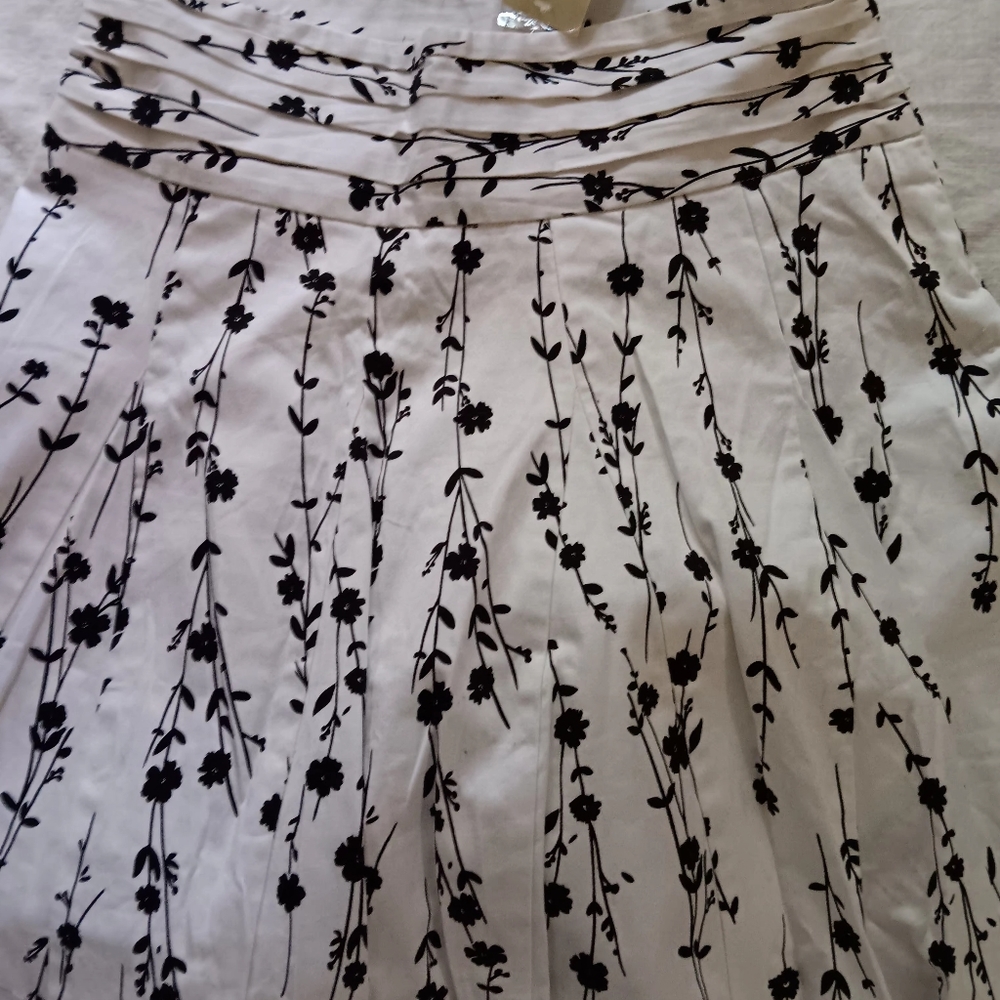 Romy Black and White skirt Small NWT - Picture 2 of 6